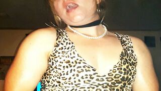 Nicki Heart Rides Hard Toys Fucks Squirts Extreme