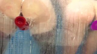 Horny UK matures Red XXX and Lucy Gresty get freaky in the shower
